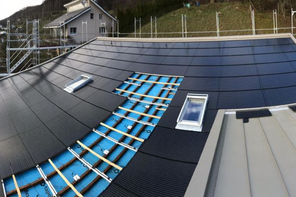 solar-indach-wettingen-01-1920px-097610E200-B779-FE90-BFAF-9622E81DB8EE.jpg